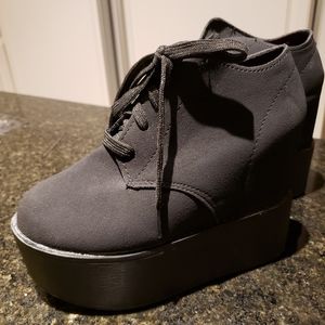Platform Elevated shoes.  Size 6. New!